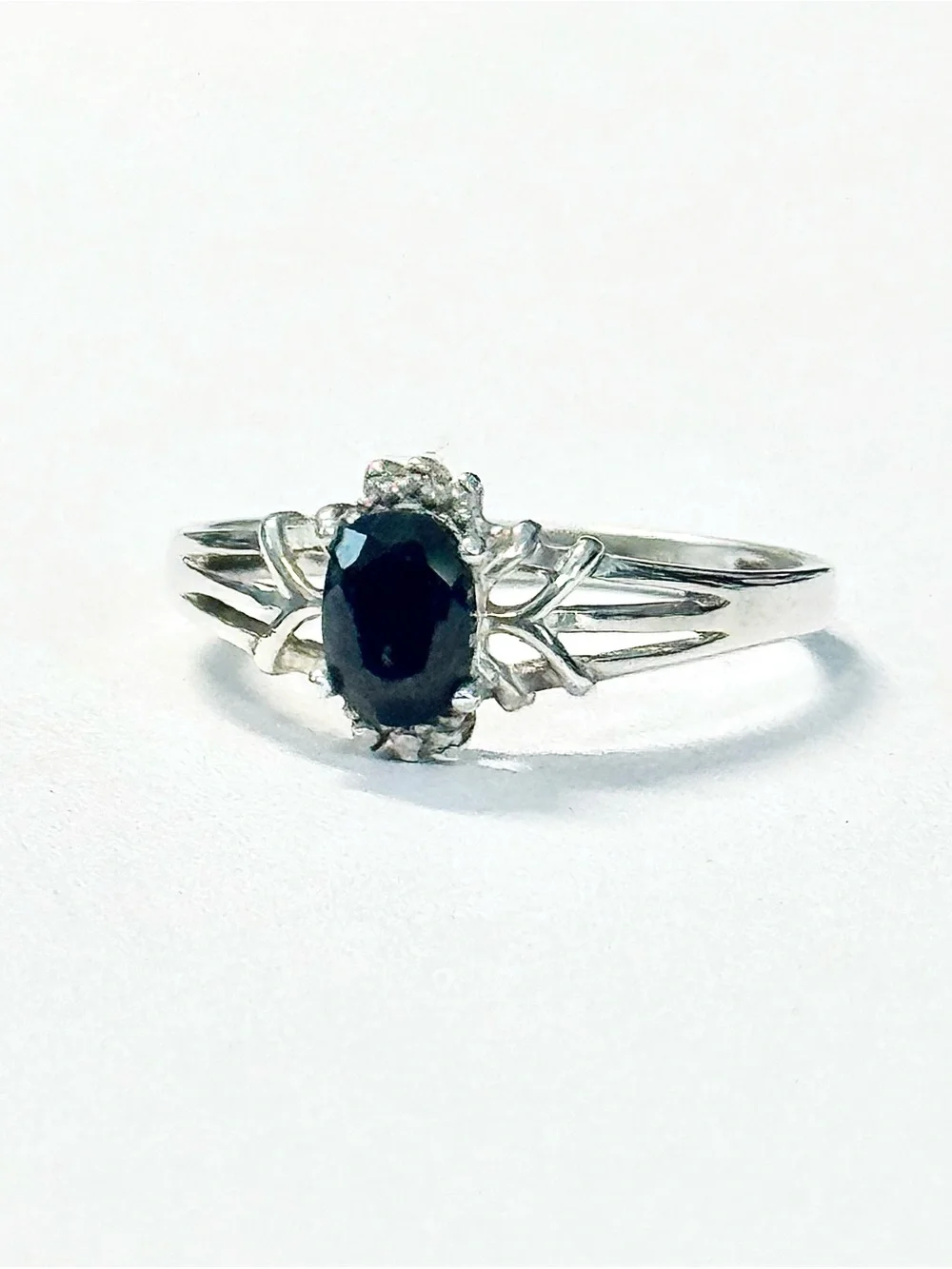 Vtg AVON Sterling Silver Black Sapphire Ring (10)